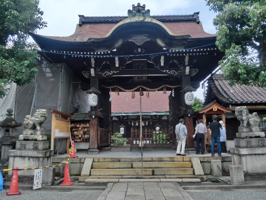 2305-12.6.24六孫王神社　唐門.jpg